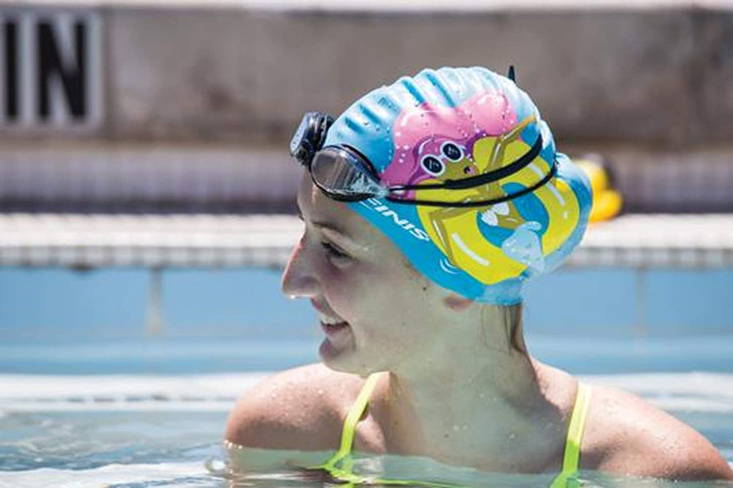 SWIMMING EYEGLASS