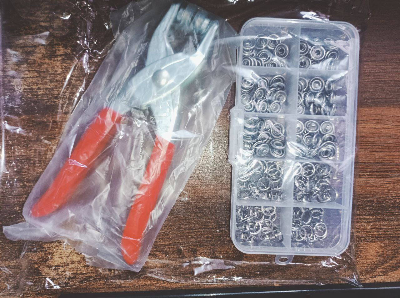 GROMMET TOOL SET WITH BOX